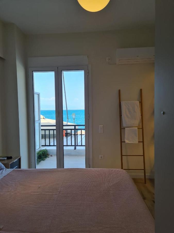 Grace Seaside Apartman Lutráki Kültér fotó